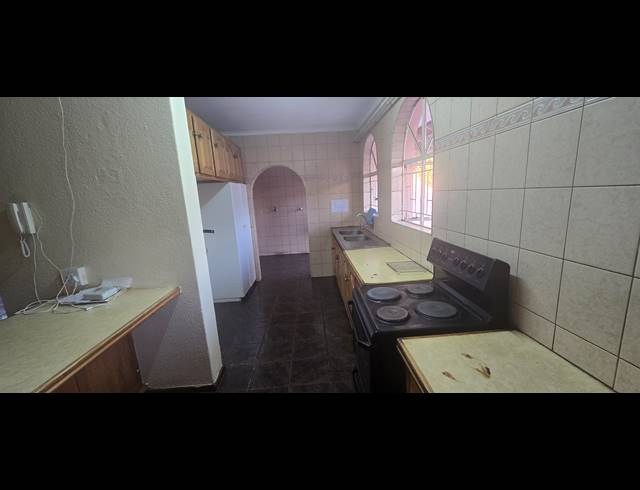 4 BEDROOM FREESTANDING FOR SALE IN FAUNA PARK
